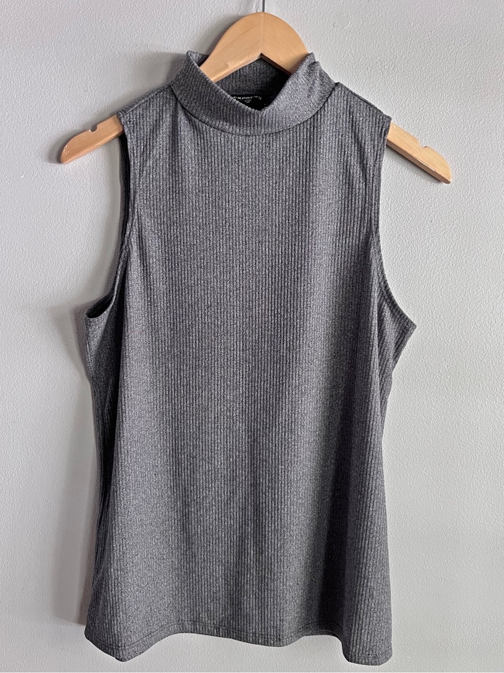 Express Gray Ribbed Mock Neck Sleeveless Knit Tank Top Medium